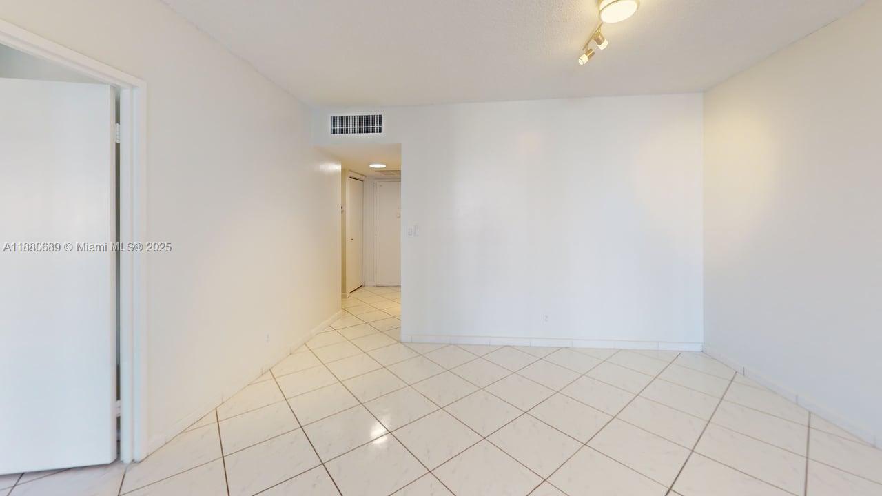 OLYMPUS CONDO PH A - Residential