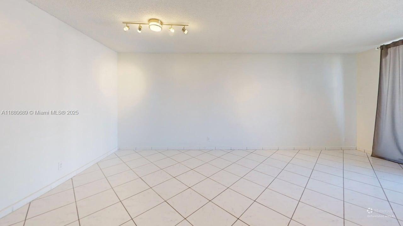 OLYMPUS CONDO PH A - Residential