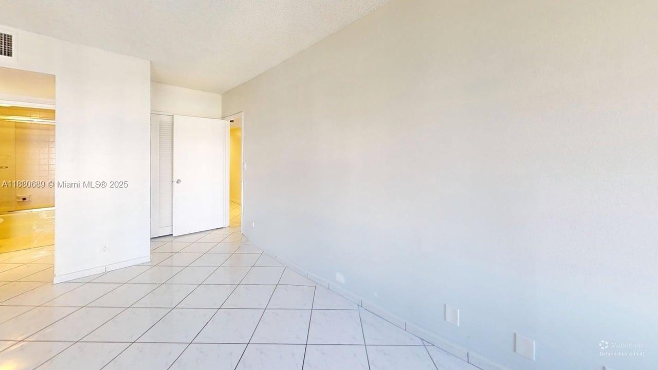 OLYMPUS CONDO PH A - Residential