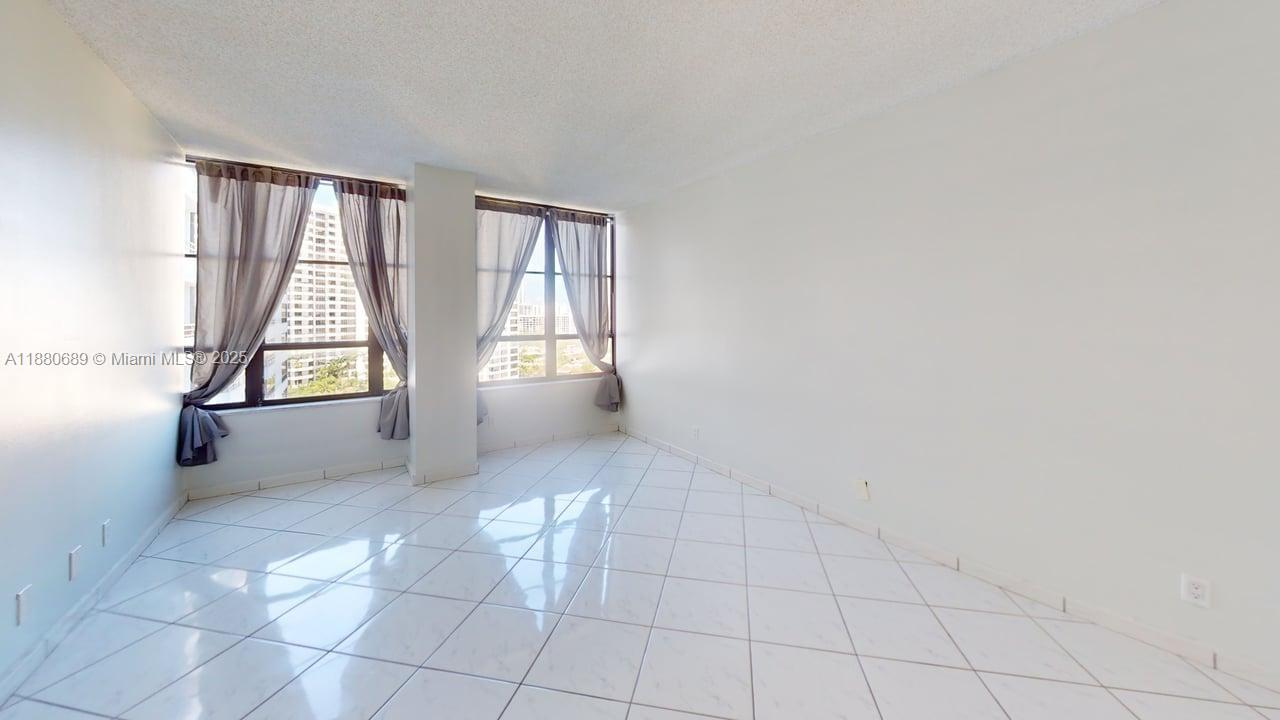 OLYMPUS CONDO PH A - Residential