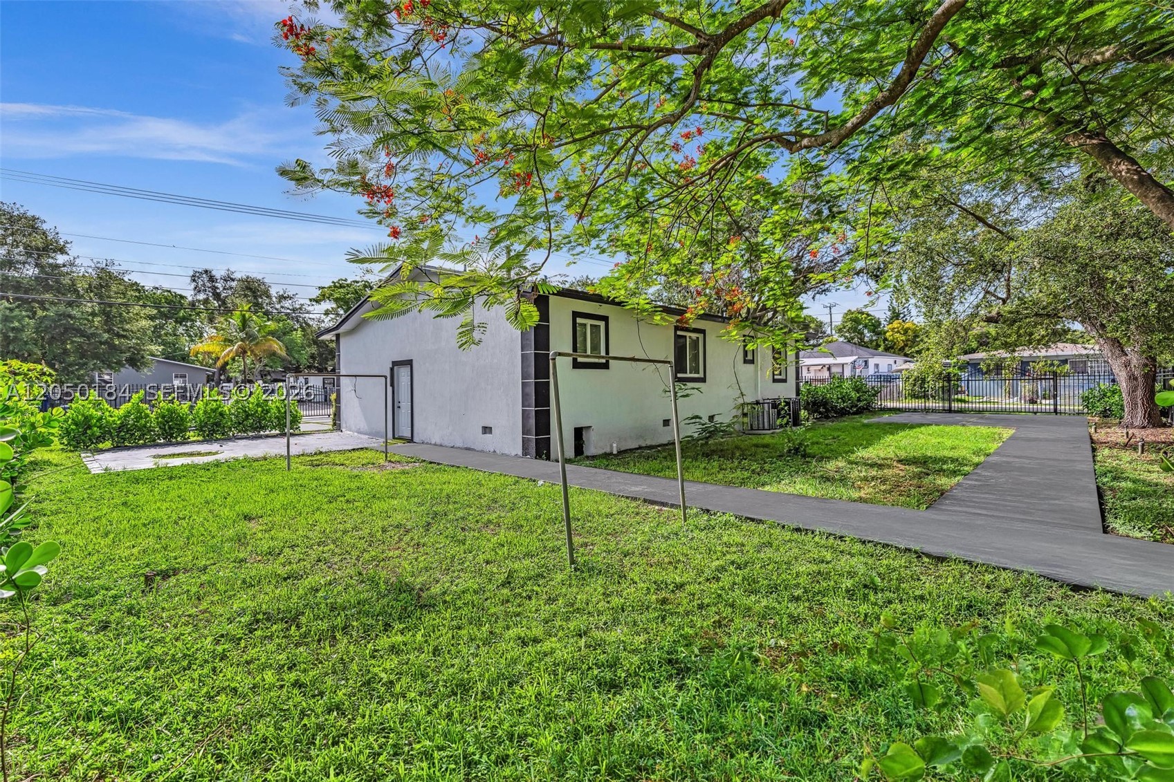 PIERCES LEMON CITY - Residential Lease