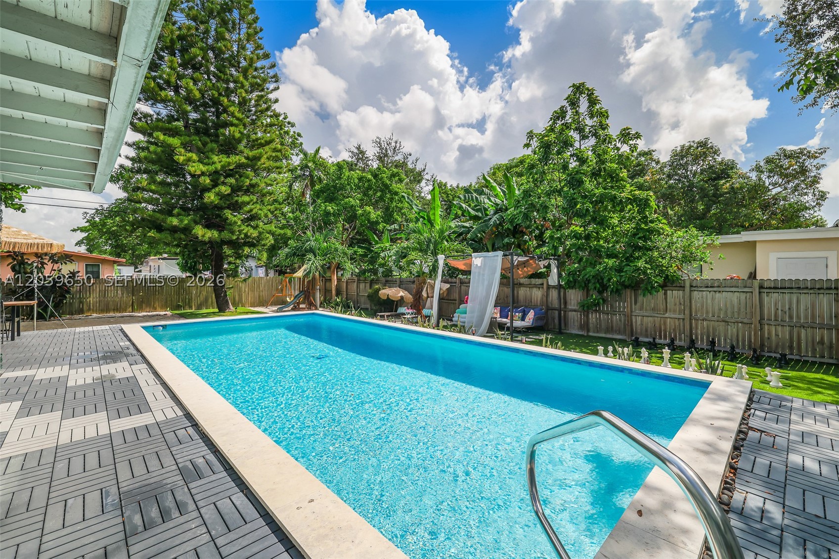LA PALOMA - Residential