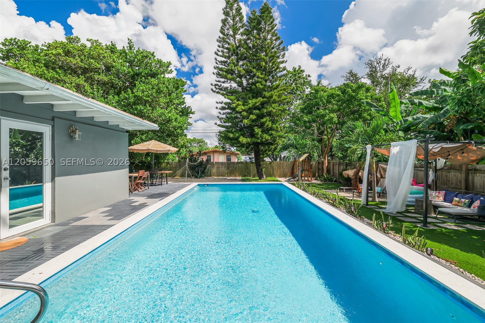 LA PALOMA - Residential