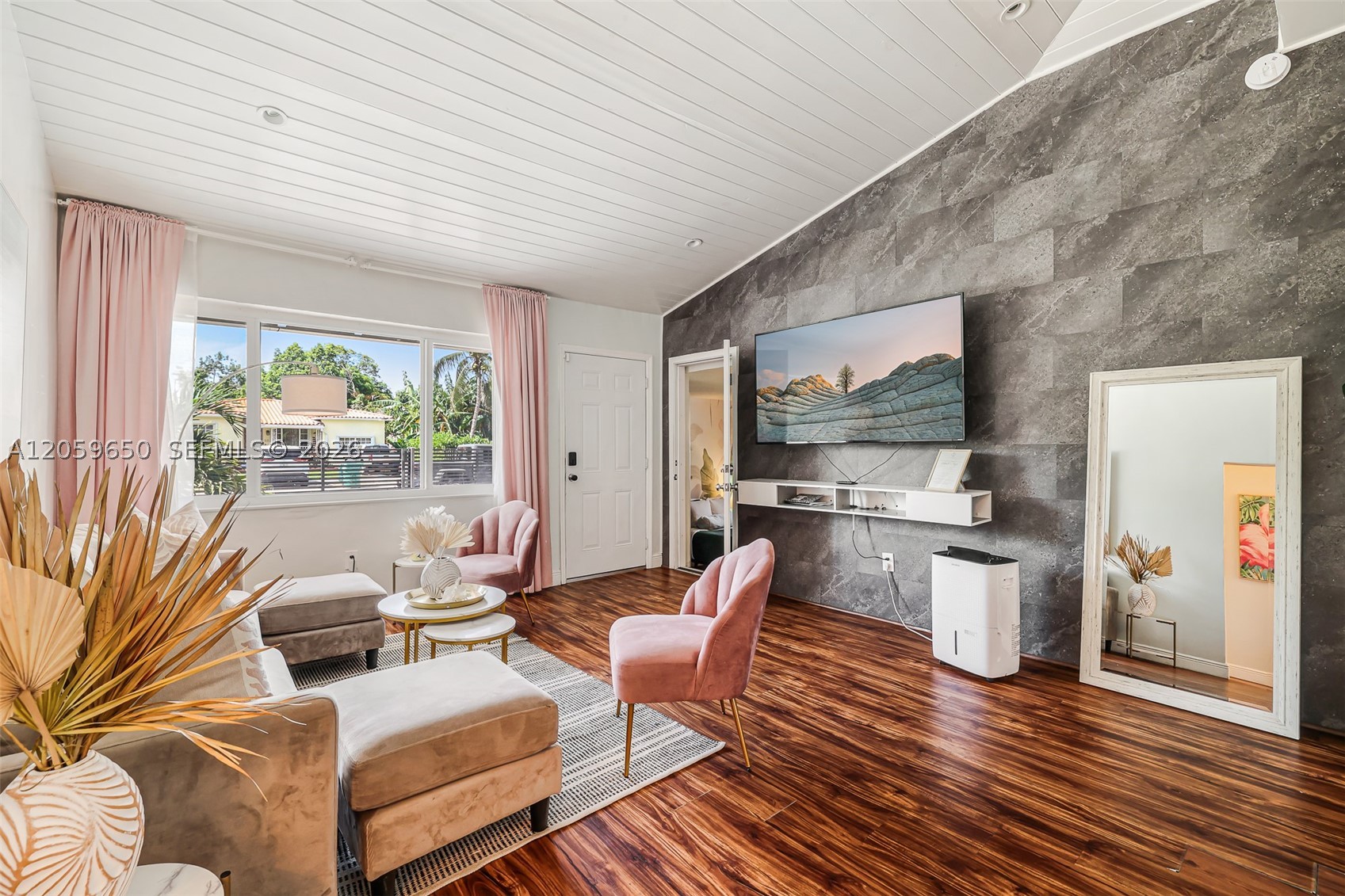 LA PALOMA - Residential