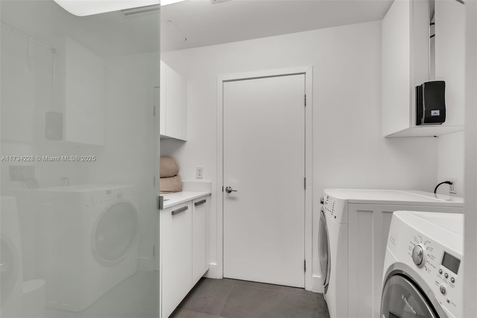 OCEANA KEY BISCAYNE CONDO - Residential
