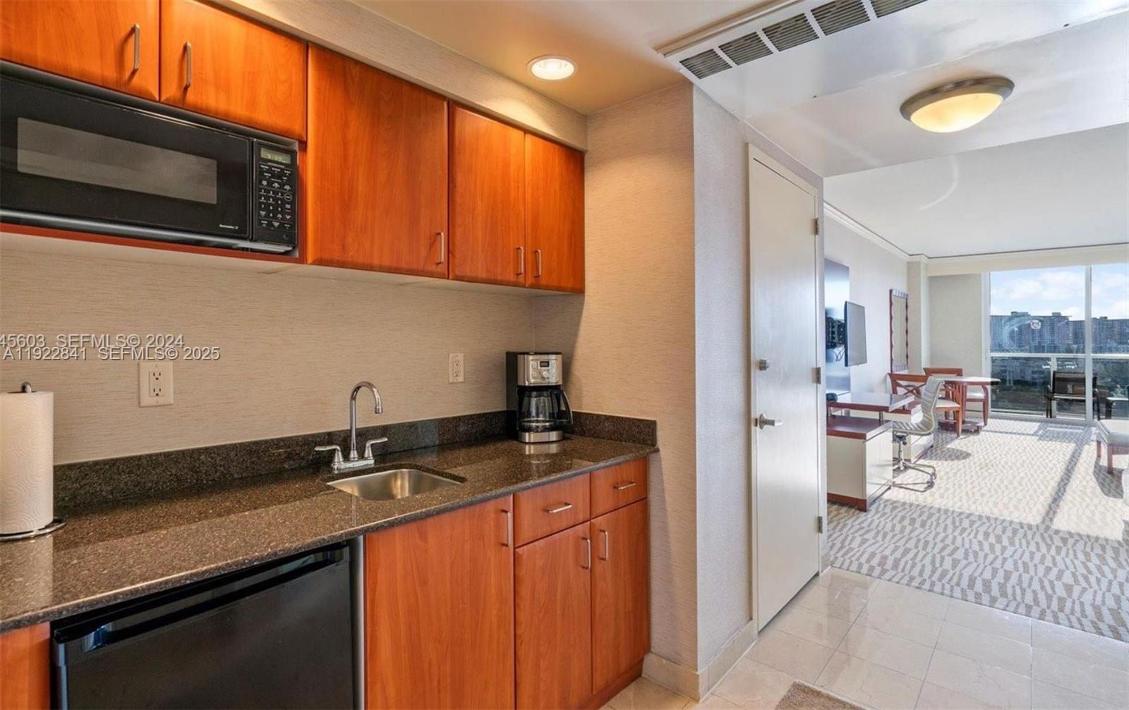 TRUMP INTERNATIONAL SONES - Residential