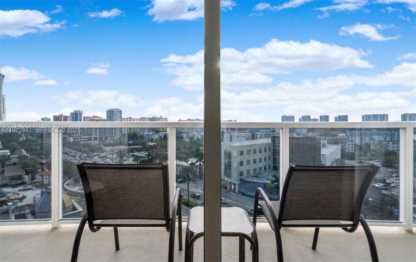 TRUMP INTERNATIONAL SONES - Residential