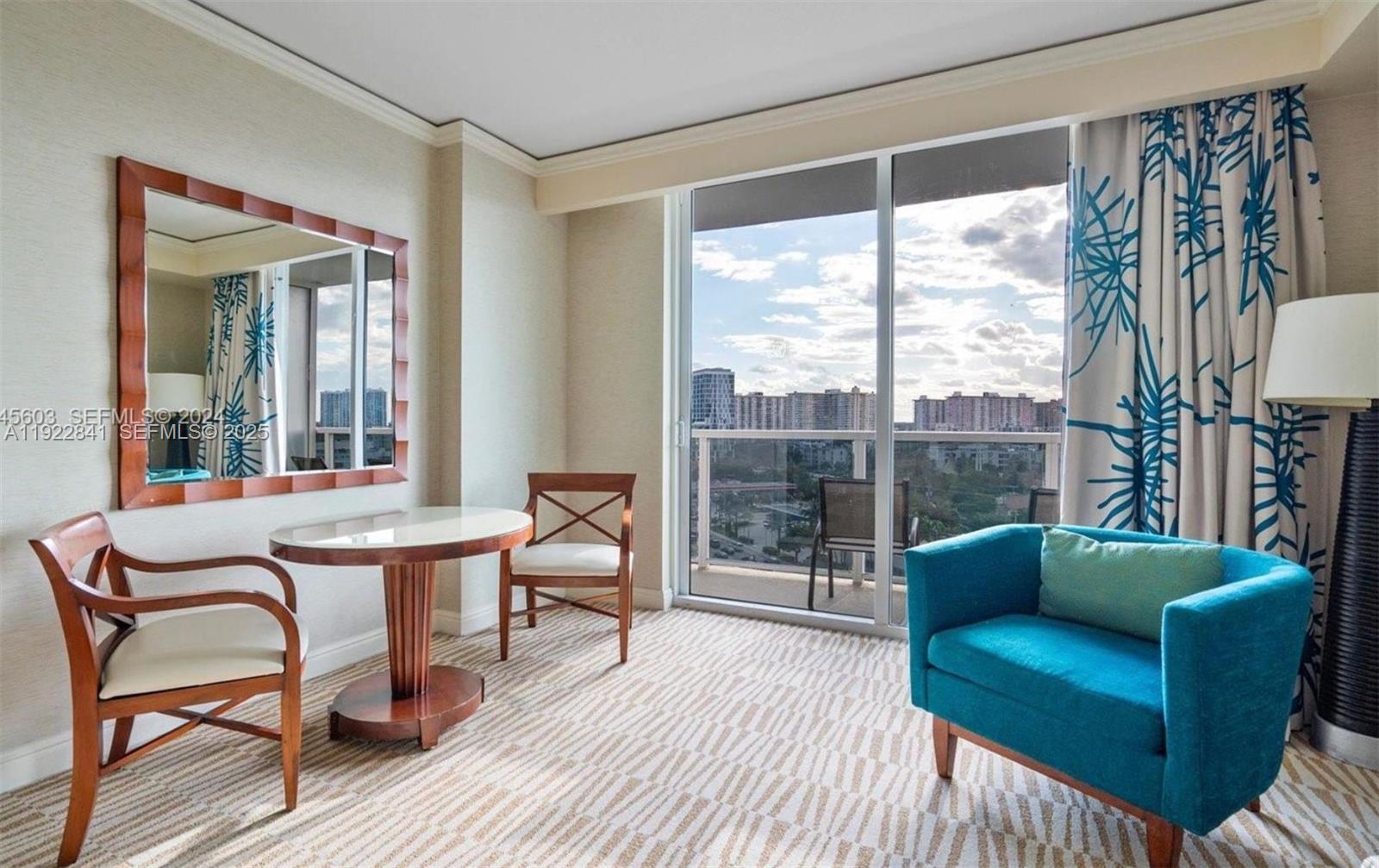 TRUMP INTERNATIONAL SONES - Residential