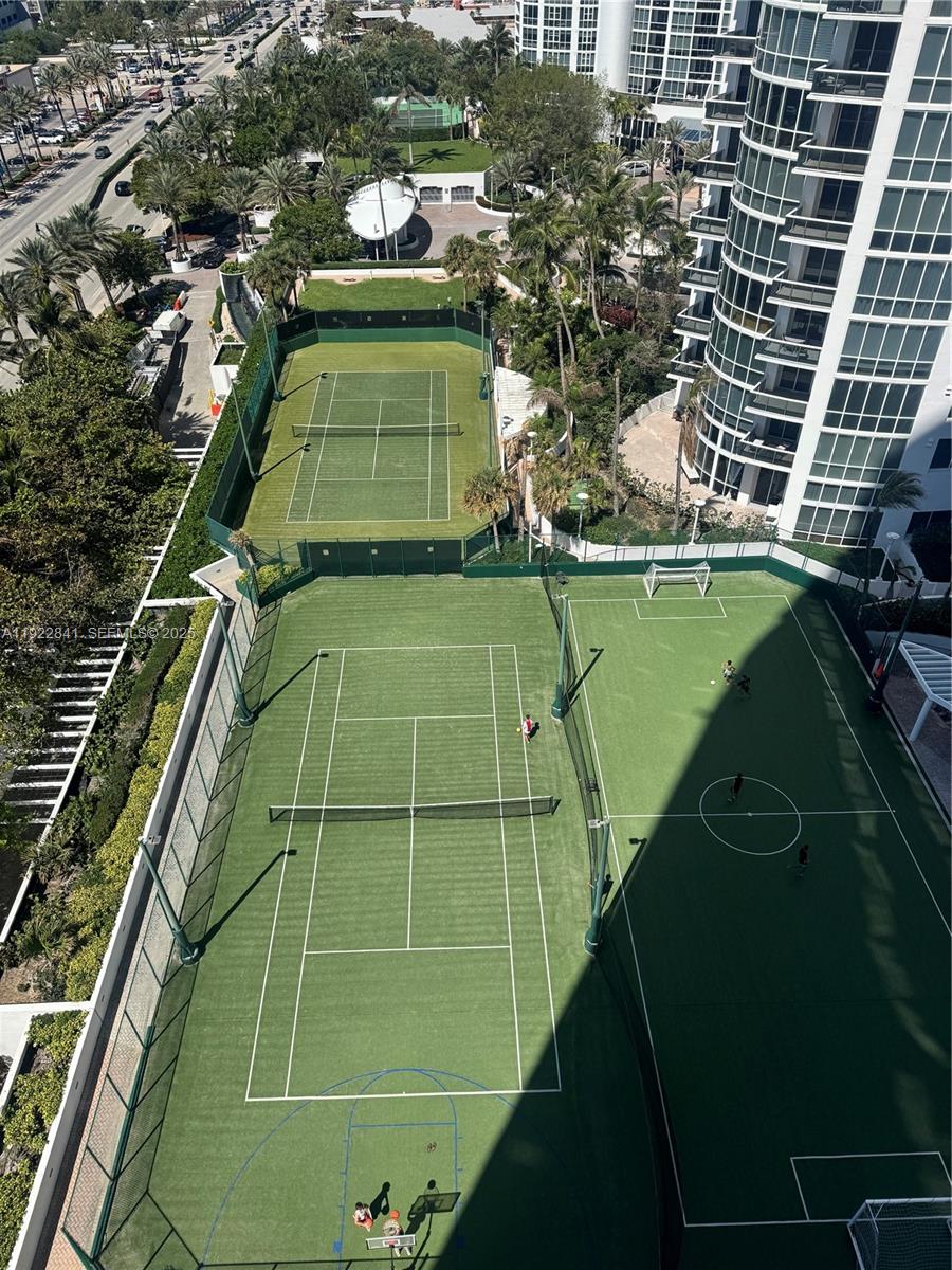 TRUMP INTERNATIONAL SONES - Residential