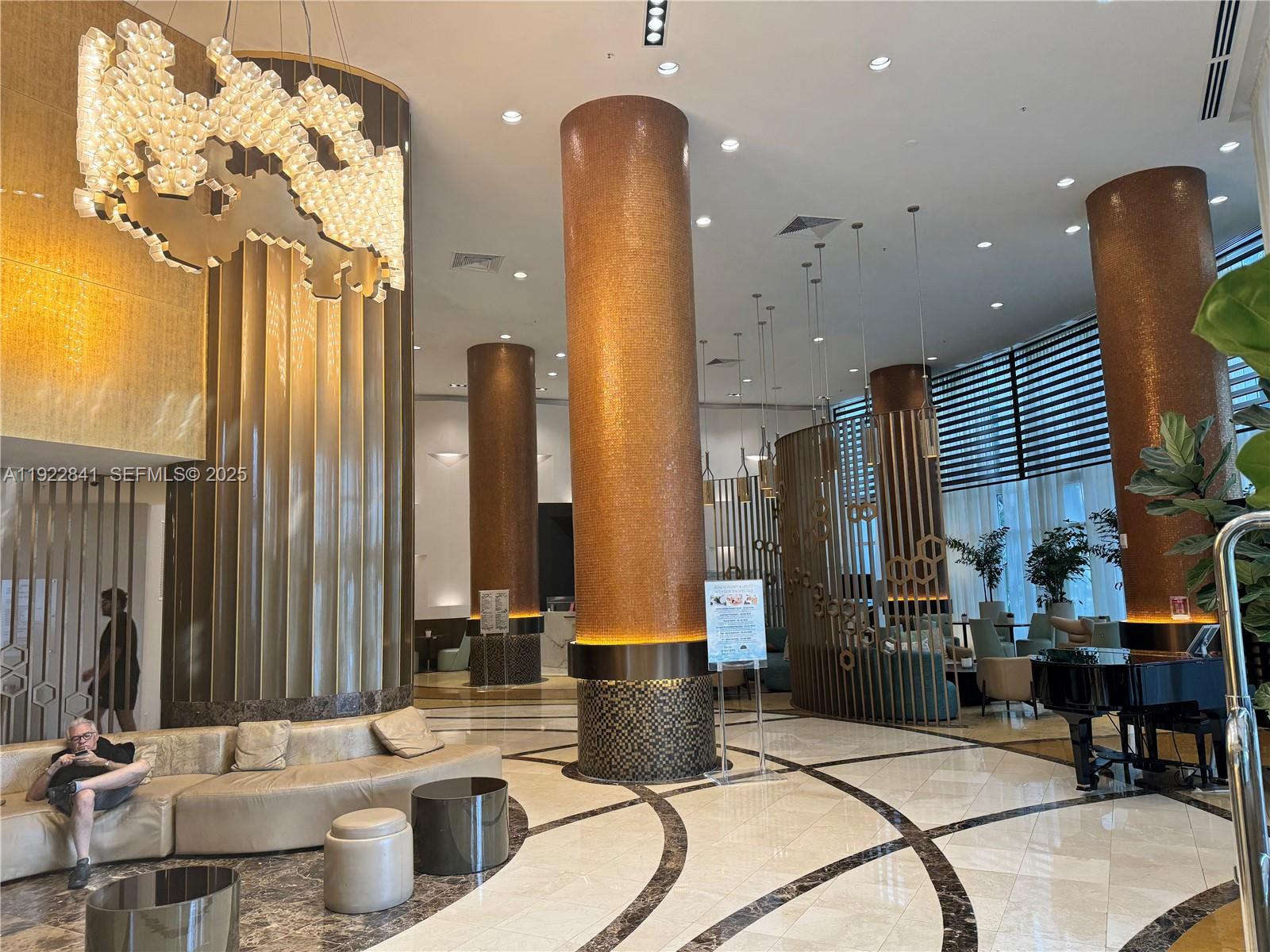 TRUMP INTERNATIONAL SONES - Residential