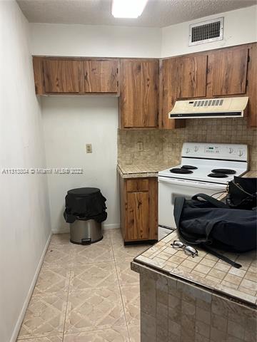 LAKE POINTE CONDOMINIUM N - Residential