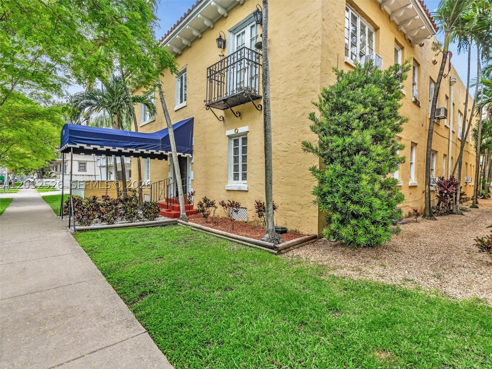 MENDOZA CONDO - Residential
