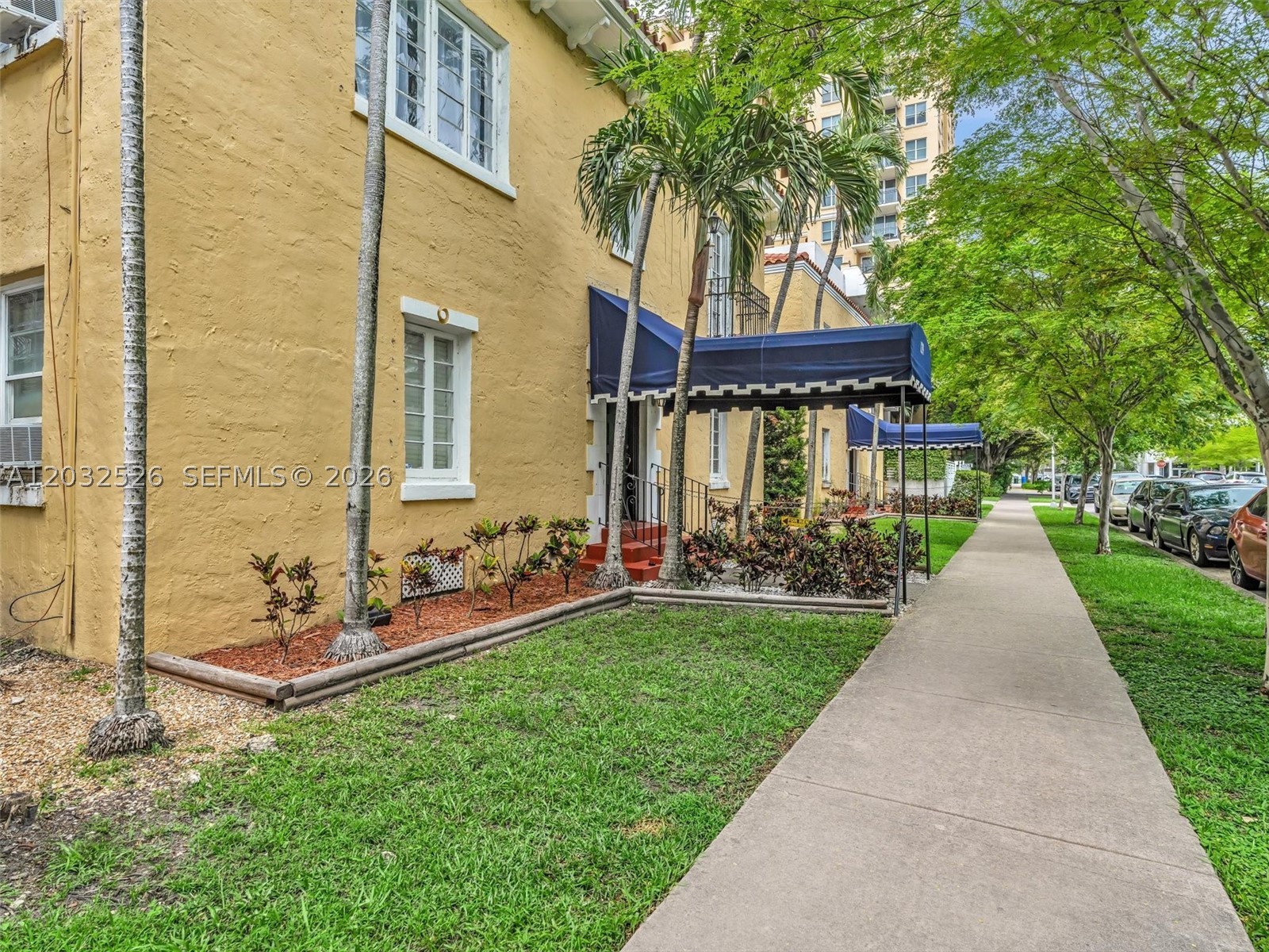 MENDOZA CONDO - Residential
