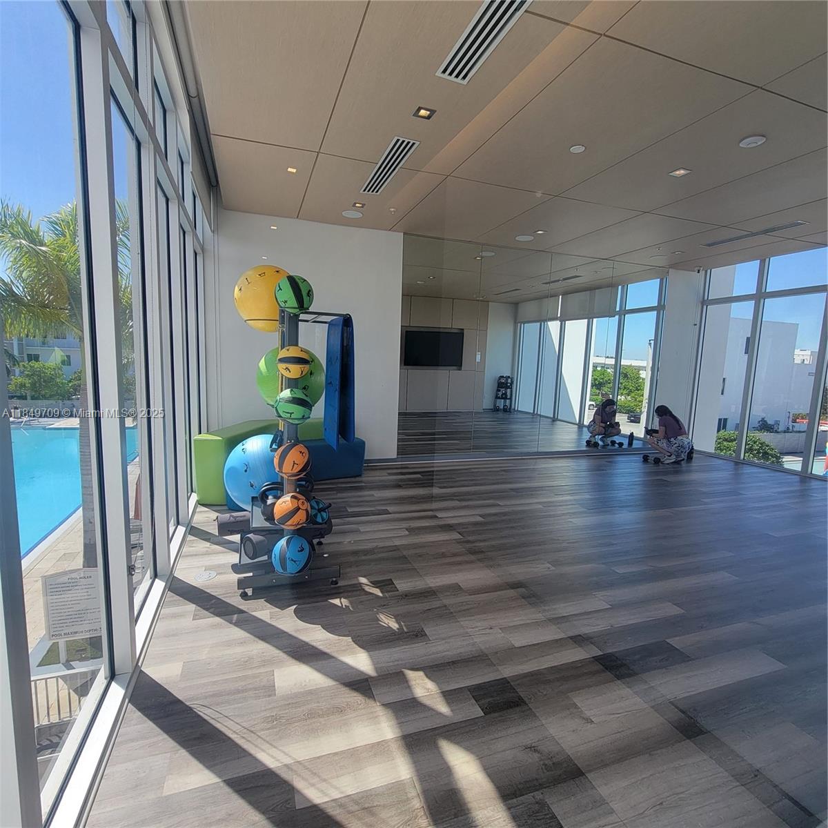 LANDMARK AT DORAL - Residential Lease