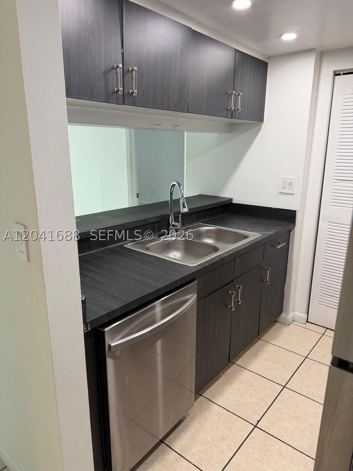 MADISON DOWNTOWN CONDO - Residential