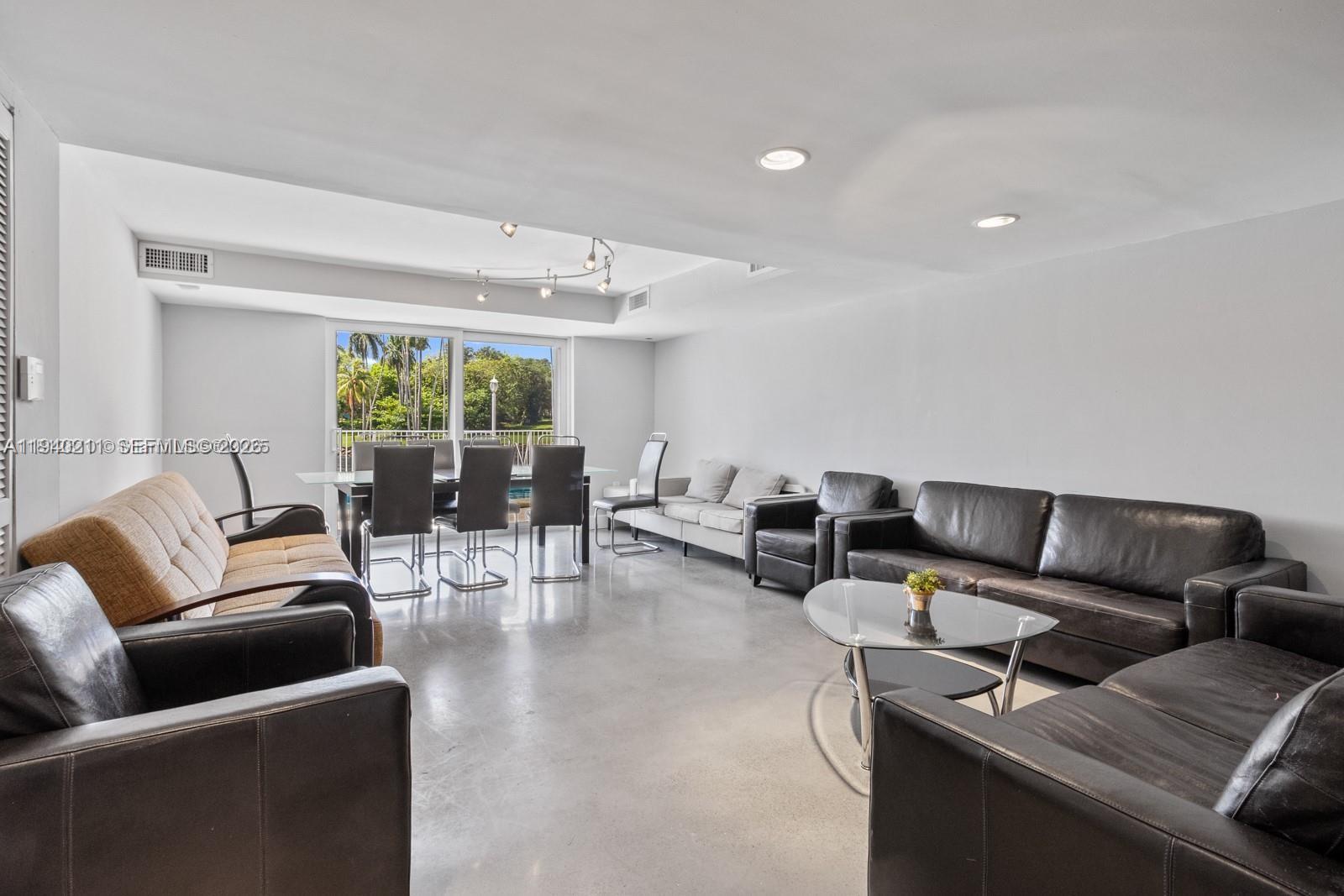 SERENITY ON THE RIVER CON - Residential