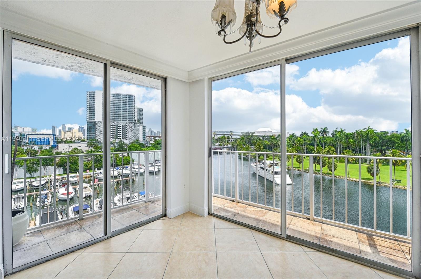 SERENITY ON THE RIVER CON - Residential