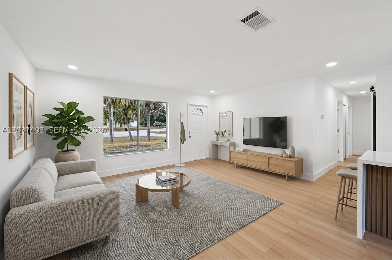 PORT ST LUCIE SECTION 41 - Residential Lease