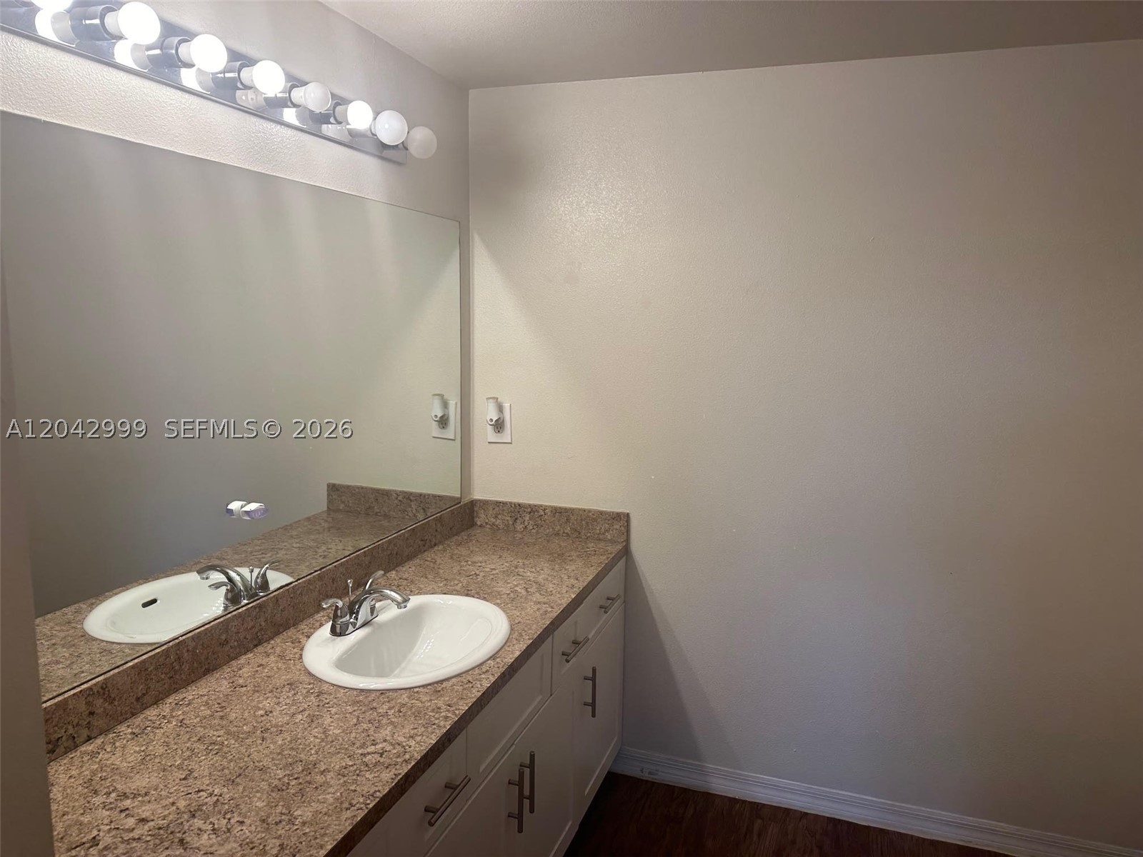 MARQUESA CONDO - Residential