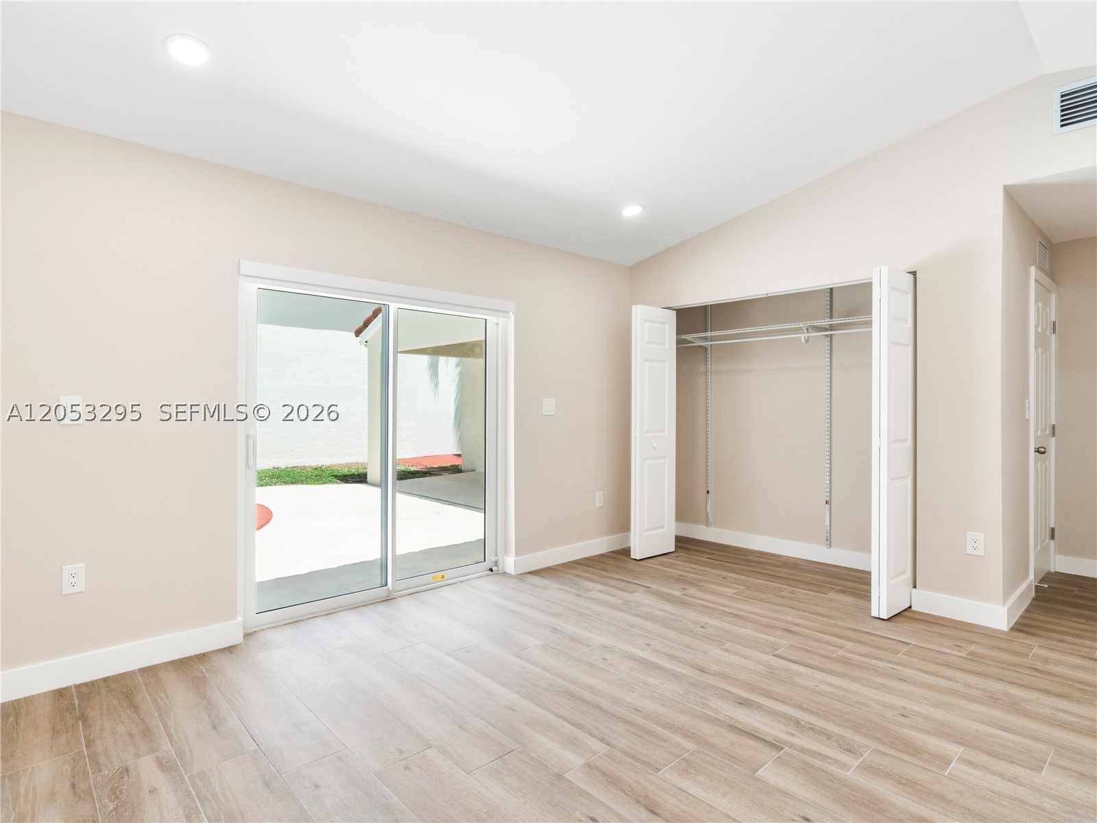 POINCIANA AT OAKS LANDING - Residential Lease