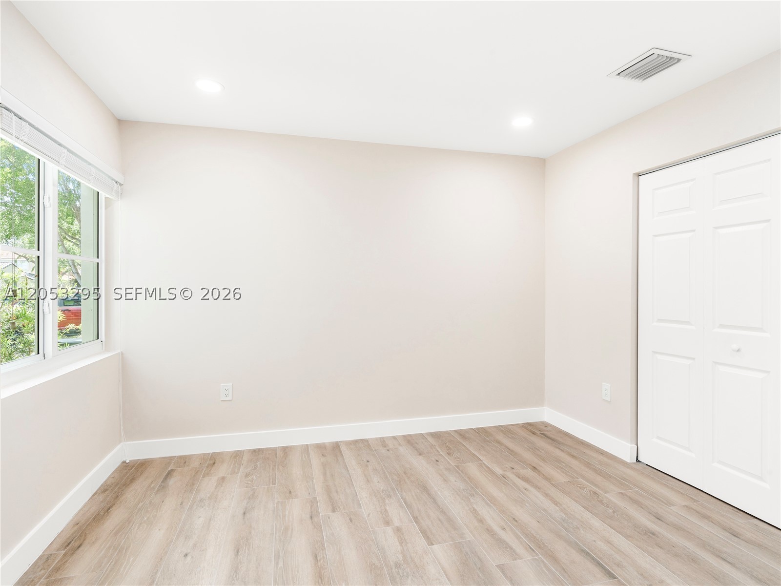 POINCIANA AT OAKS LANDING - Residential Lease
