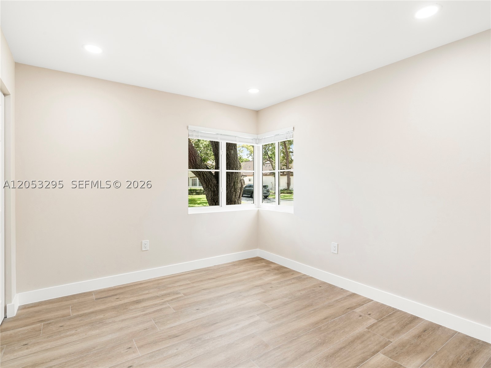 POINCIANA AT OAKS LANDING - Residential Lease