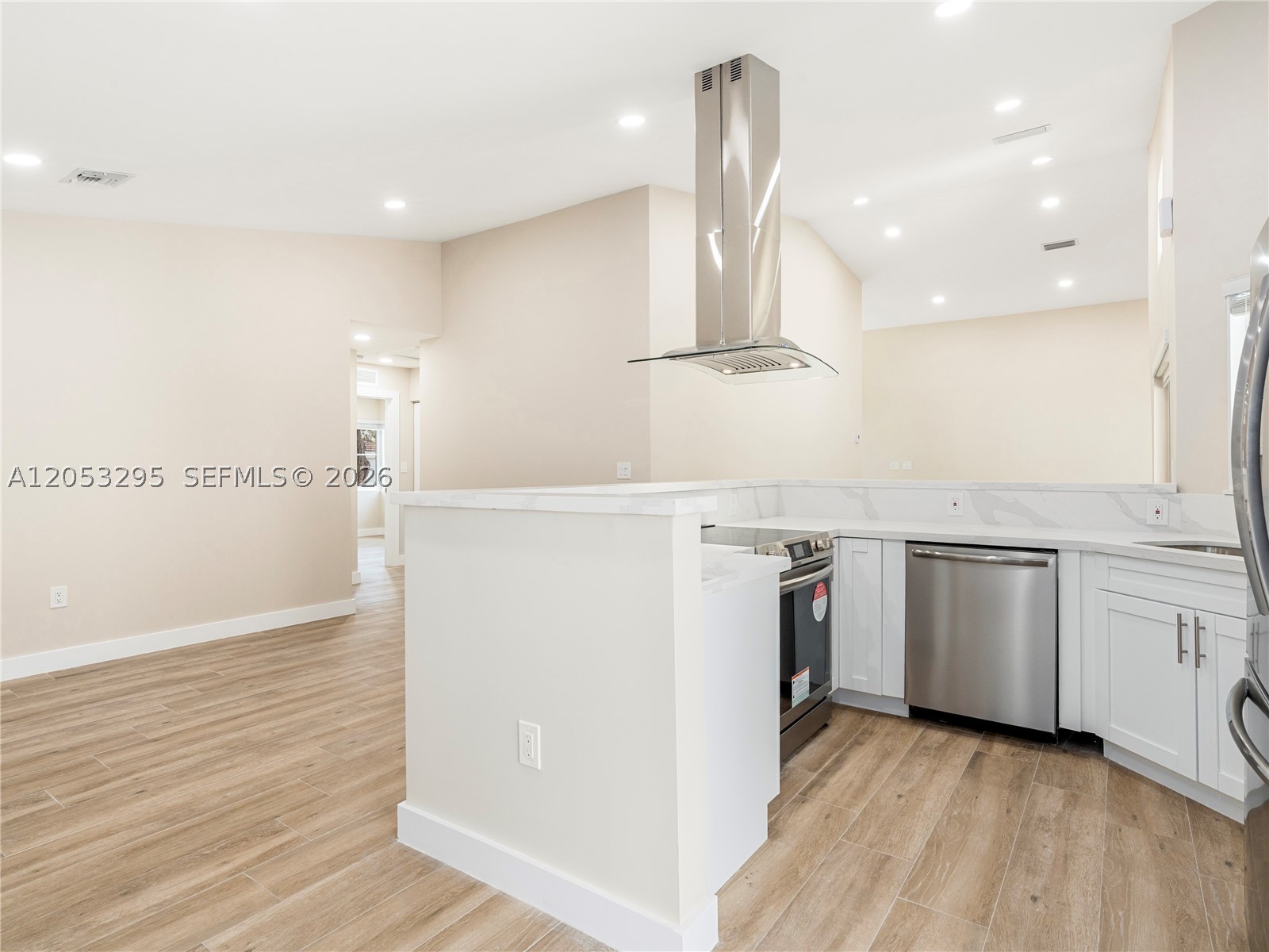 POINCIANA AT OAKS LANDING - Residential Lease