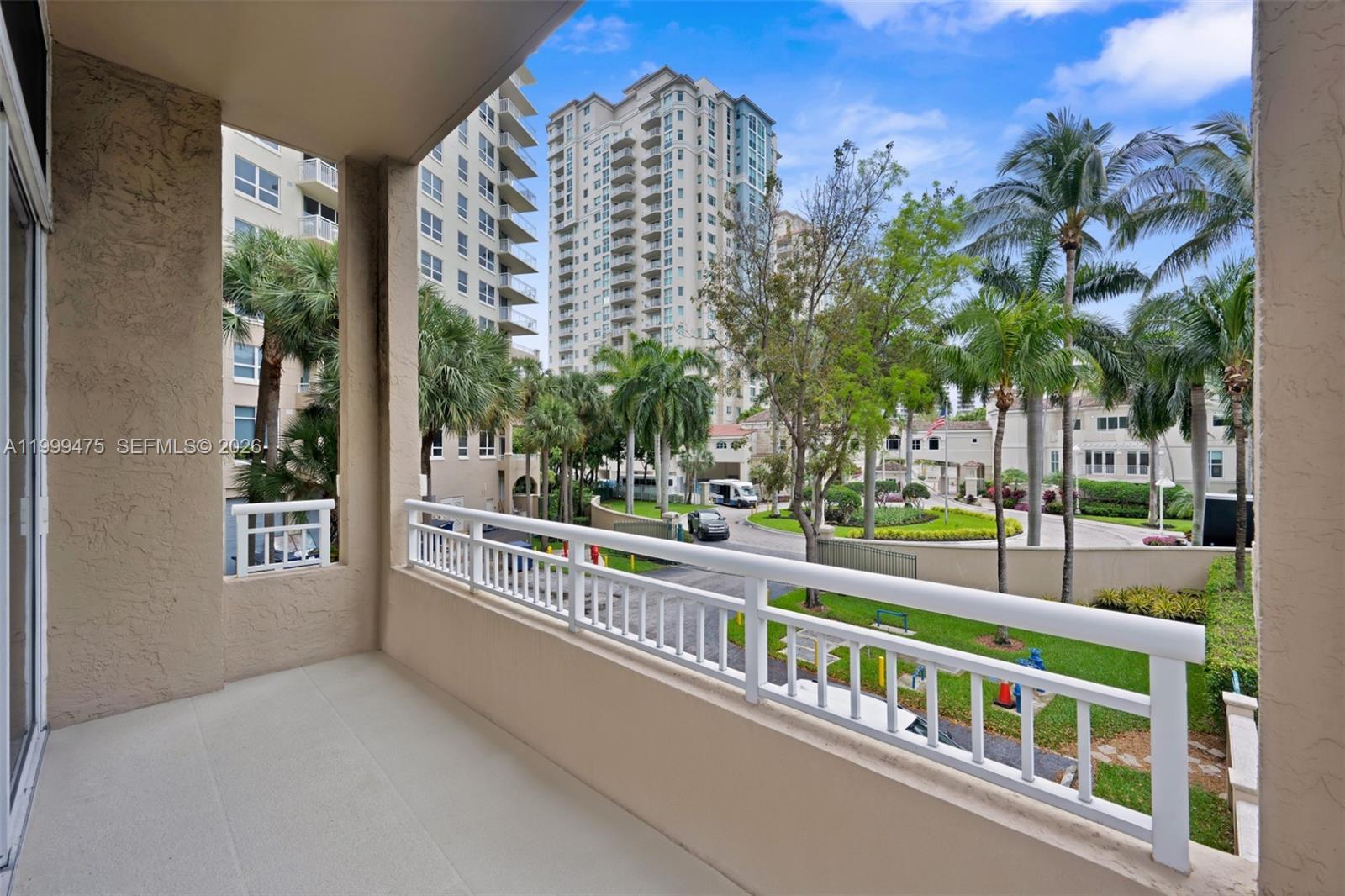 TURNBERRY ON THE GREEN CO - Residential