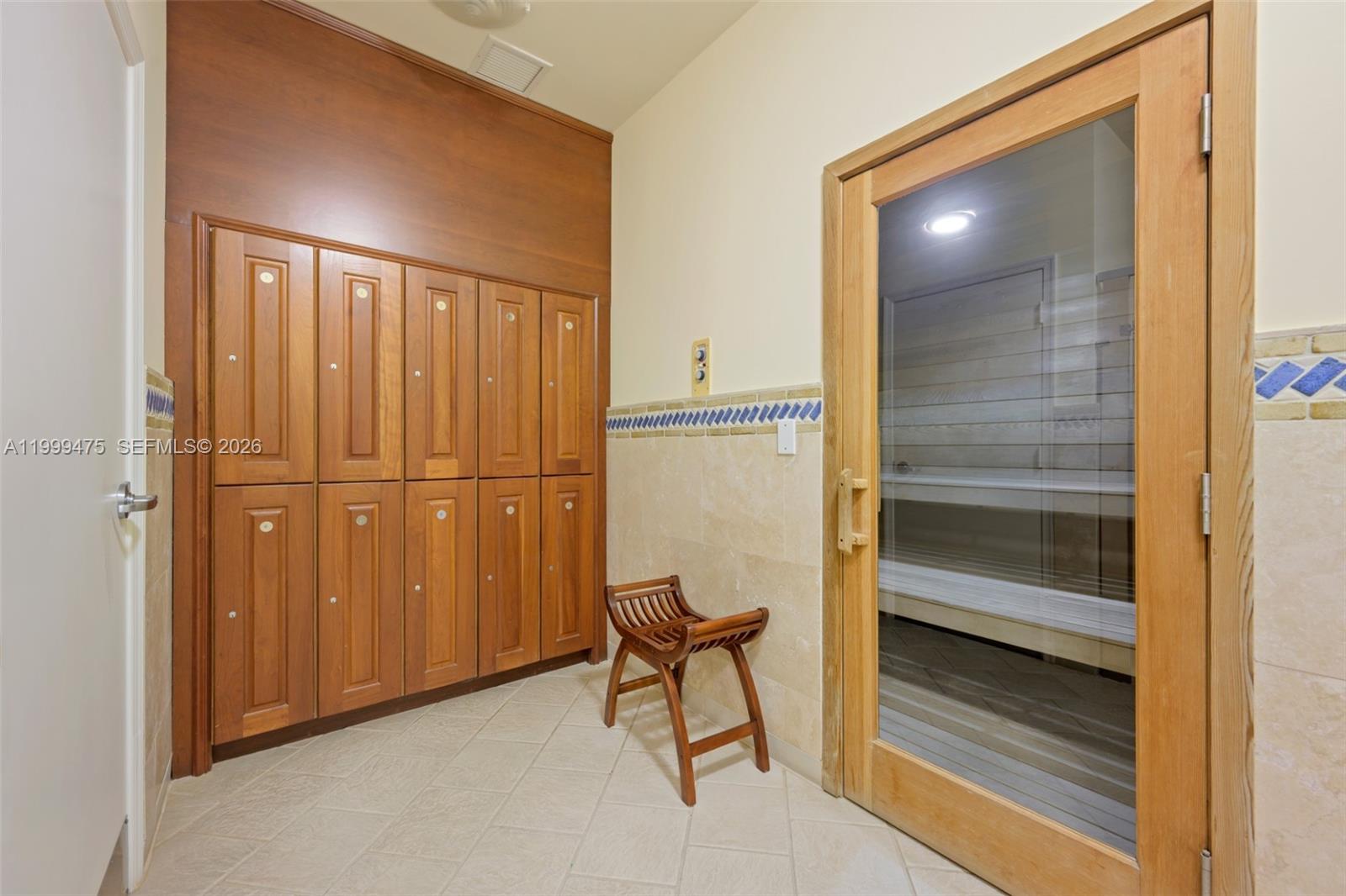 TURNBERRY ON THE GREEN CO - Residential