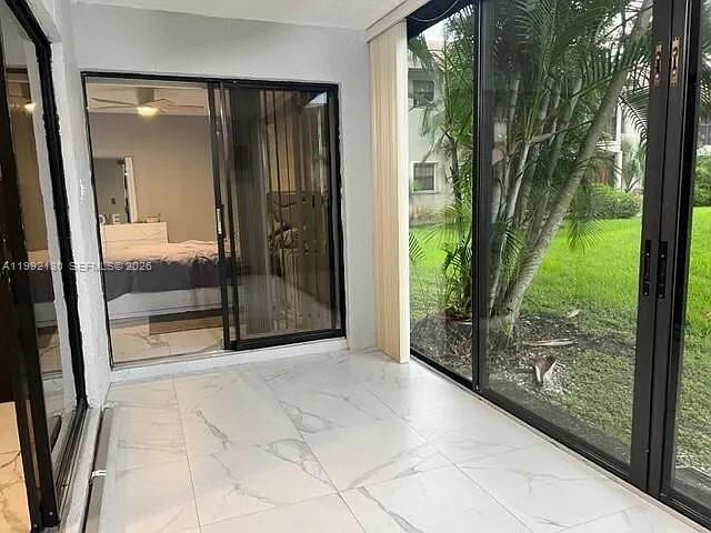 POND APPLE PLACE III COND - Residential