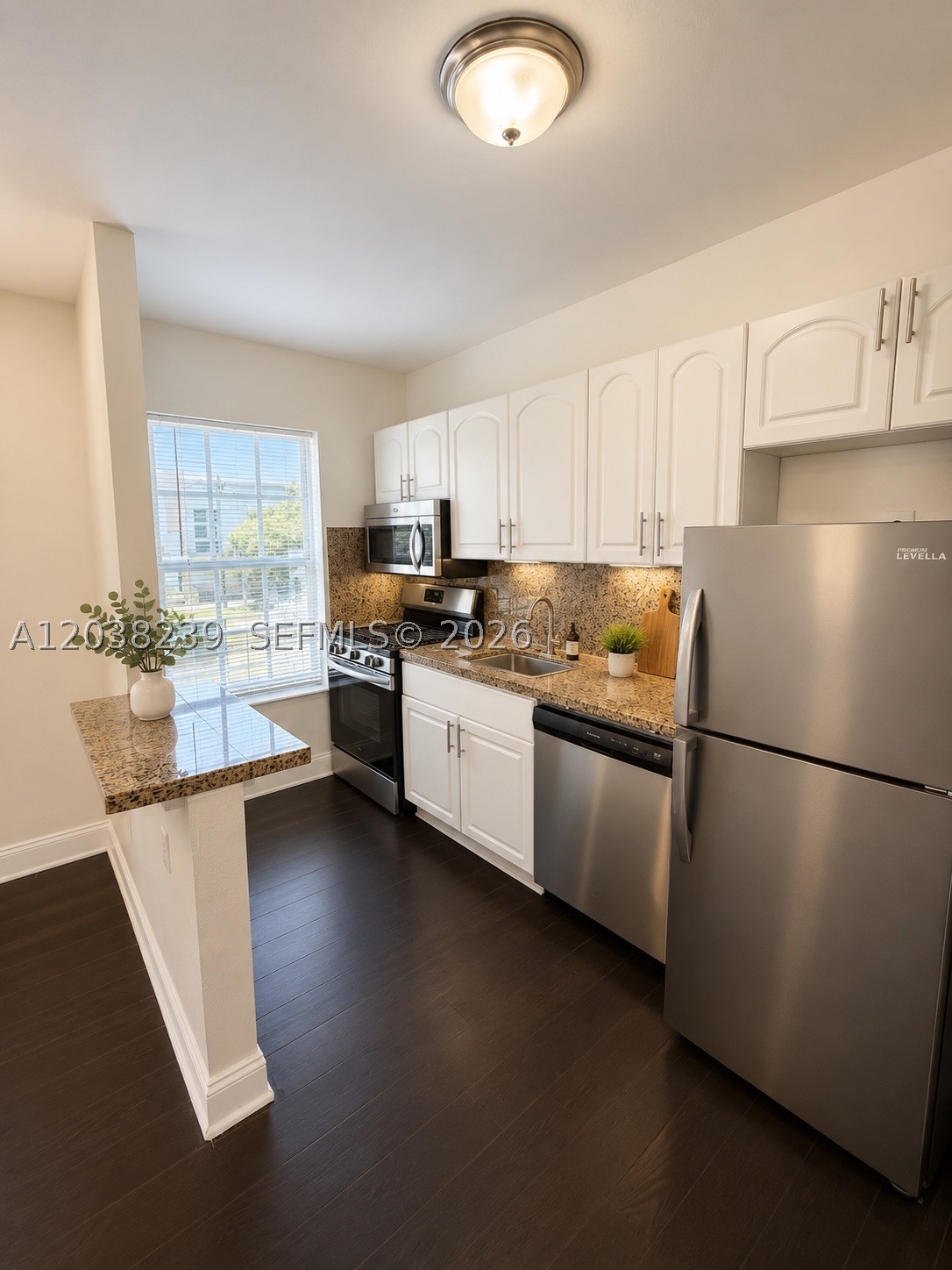 ESPANOLA VILLAS 1ST ADDN - Residential Lease