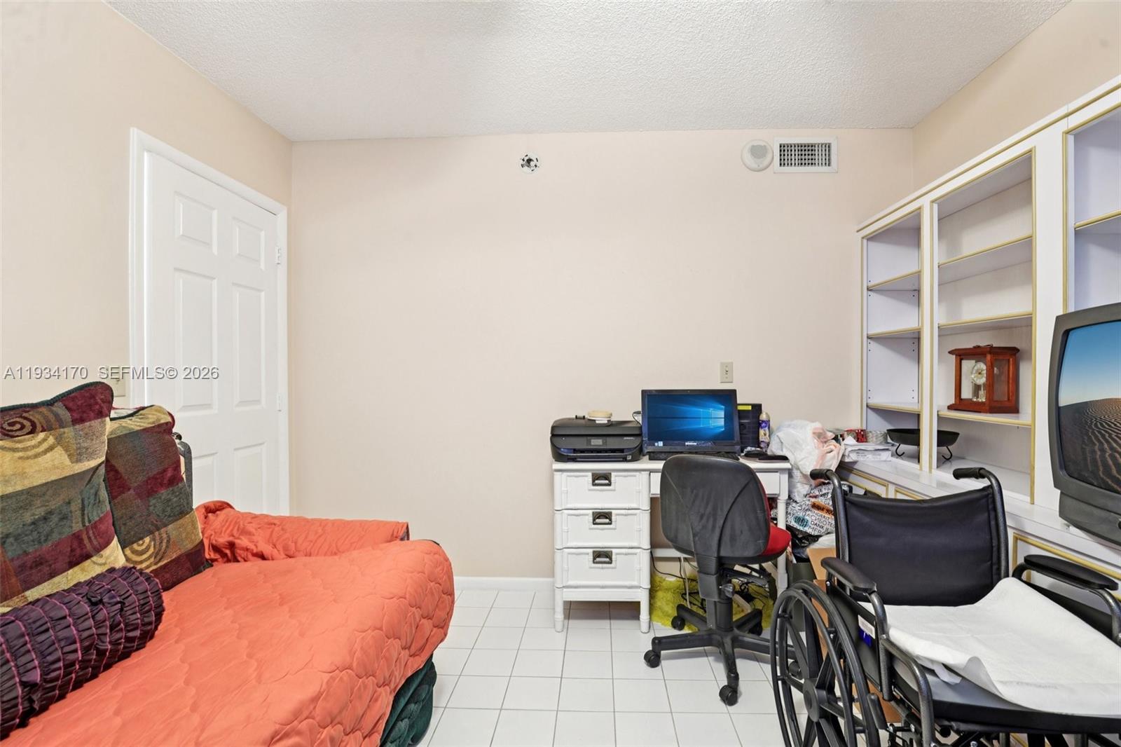 HILLCREST EAST NO 22 COND - Residential