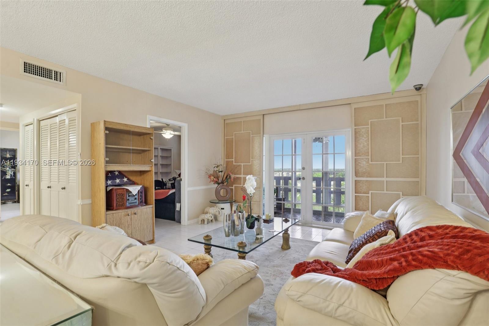 HILLCREST EAST NO 22 COND - Residential