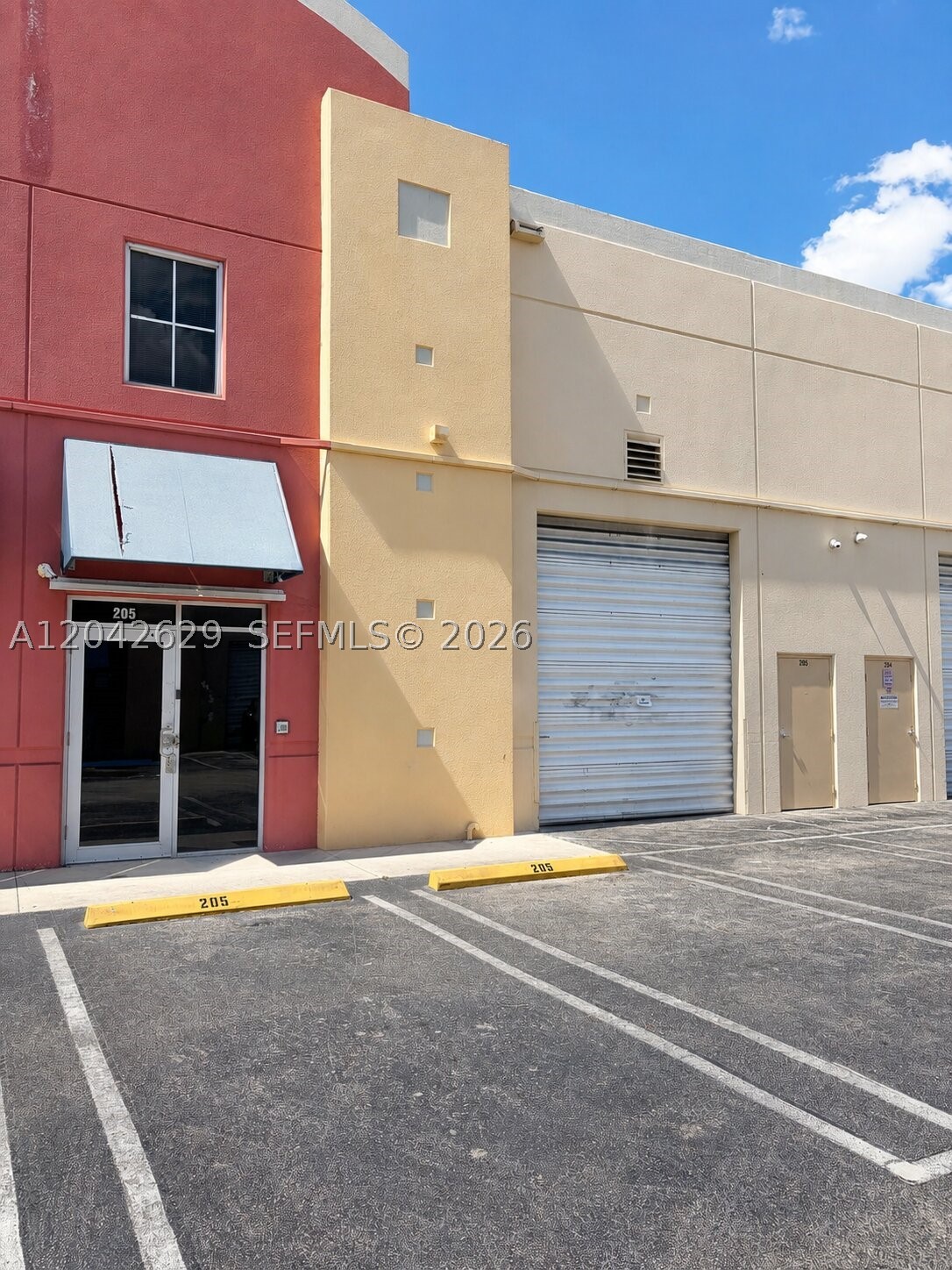 Light industrial flex unit in the heart of Doral. This 1,655 SF space offers three distinct areas in one: a private office, an open warehouse, and a mezzanine that adds usable square footage for storage, inventory, or a second work area. A versatile layout ready for distribution, e-commerce, light assembly, showroom, or service operations. Set in a professional business park with quick access to the Palmetto Expressway and SR 836, in one of South Florida's strongest commercial submarkets. Triple Net lease, available now. Schedule a showing and bring your business to Doral.