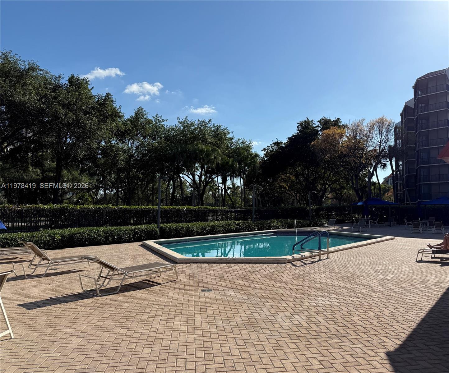 BRAVURA I CONDO - Residential