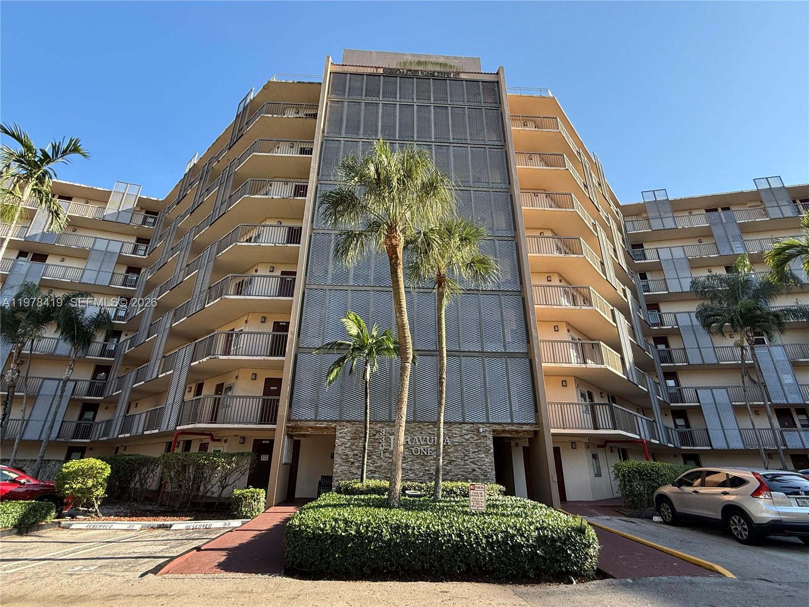 BRAVURA I CONDO - Residential