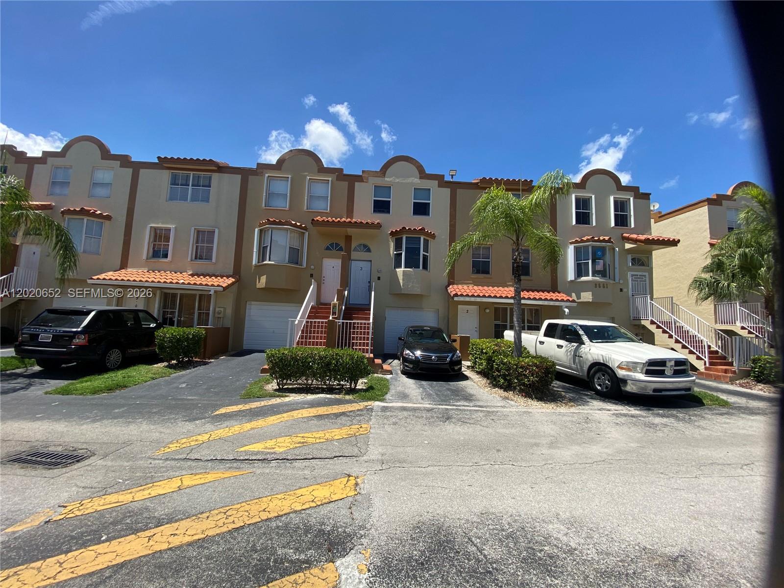 BEAUTIFUL FULLY REMODELED TOWNHOME, CENTRALLY LOCATION!! 3 LEVEL TOWNHOME 
3 BEDROOM  - 3 FULL BATHROOMS, IMPACT WINDOWS AND IMPACT DOORS, GARAGE FOR 1 CAR
EXCELLENT SCHOOLS, CLOSE TO ALL MAIN HIGHWAYS
WON'T LAST!!
PROPERTY HAS TENANTS UNTIL JULY 14TH. SHOWINGS ON FRIDAYS