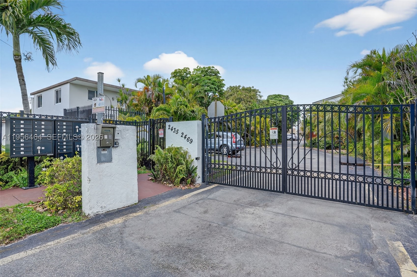 TWIN HOMES VILLAGE II CON - Residential