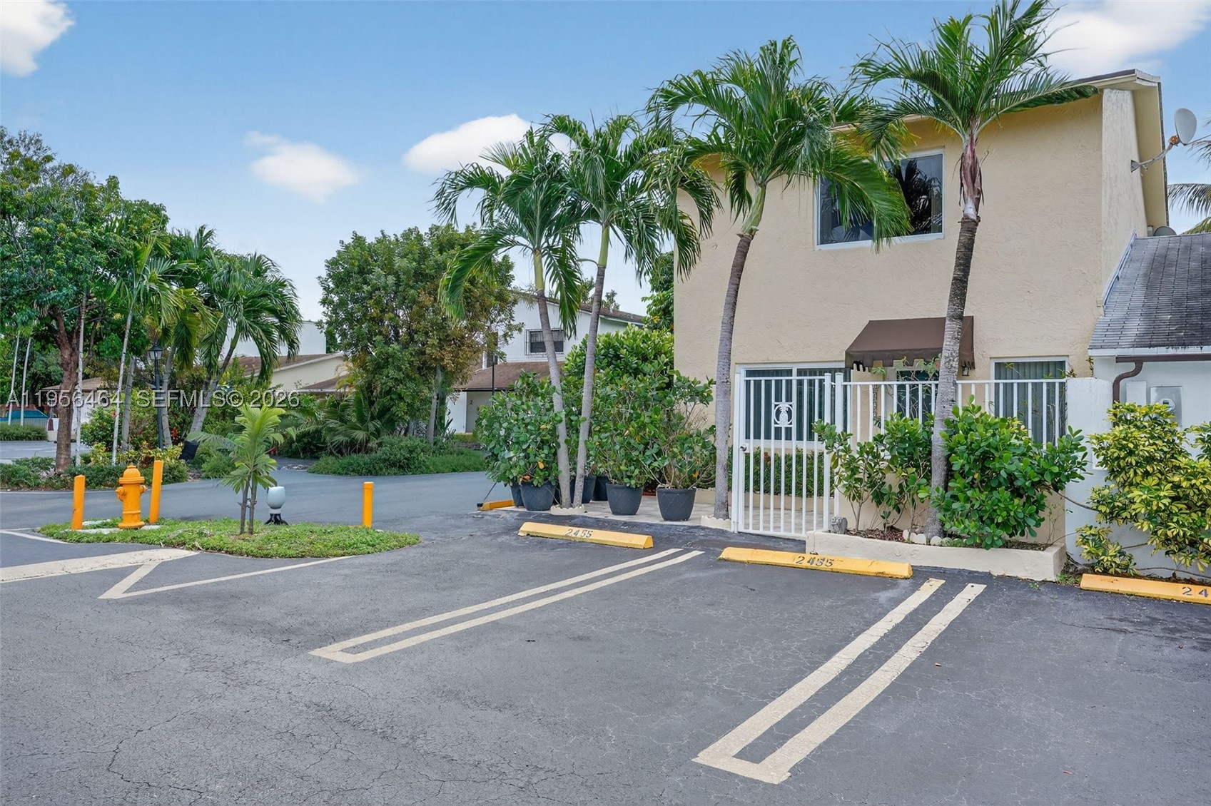 TWIN HOMES VILLAGE II CON - Residential