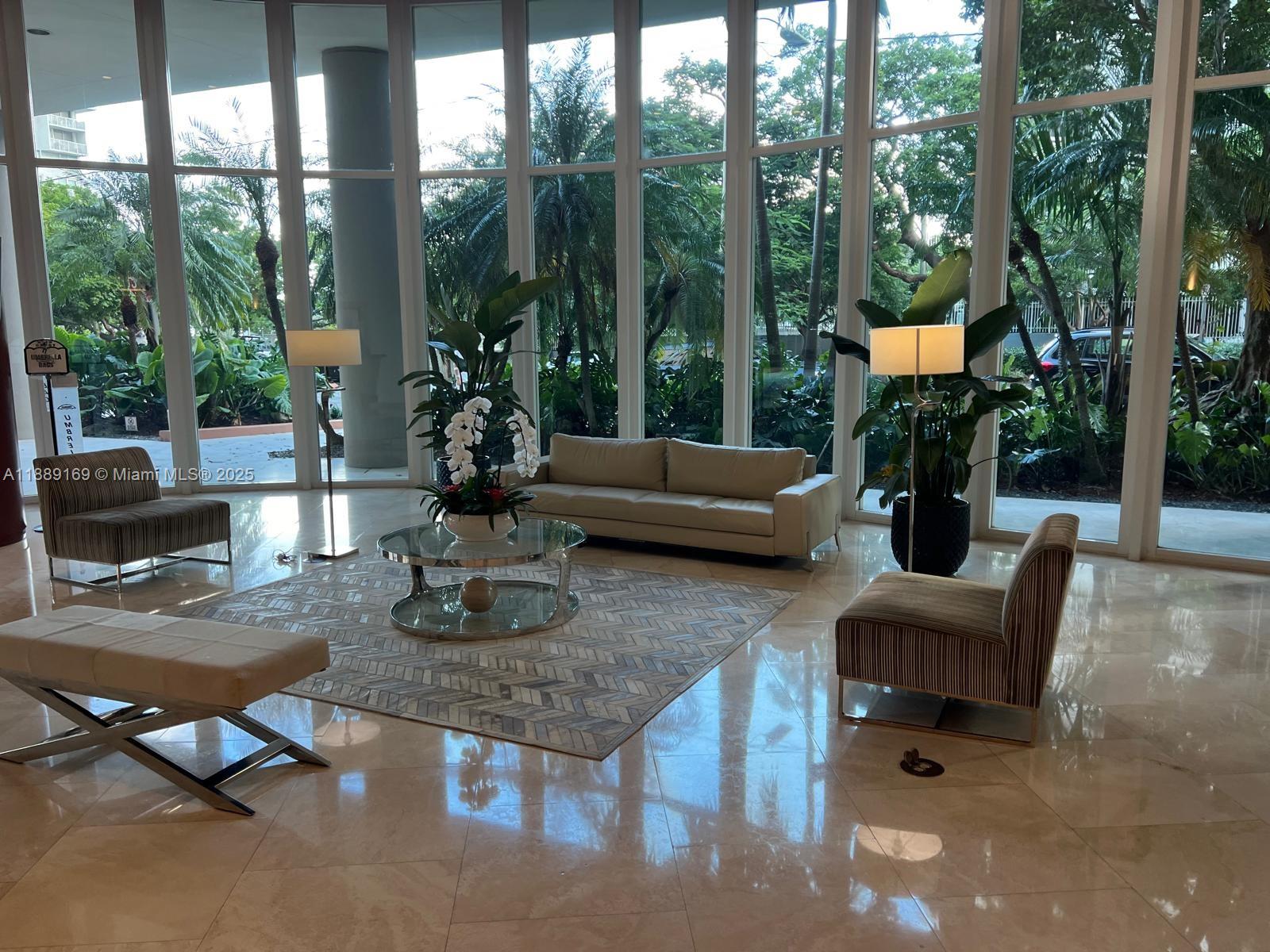 THE METROPOLITAN CONDO - Residential Lease
