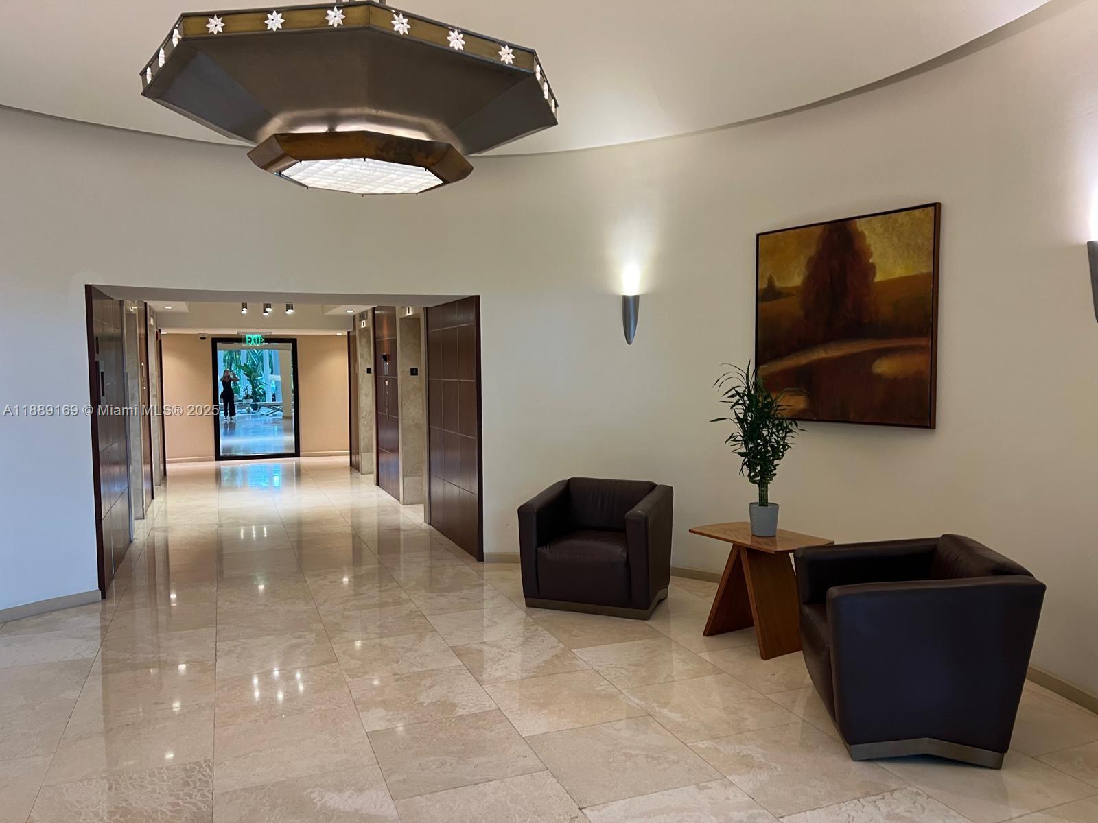 THE METROPOLITAN CONDO - Residential Lease