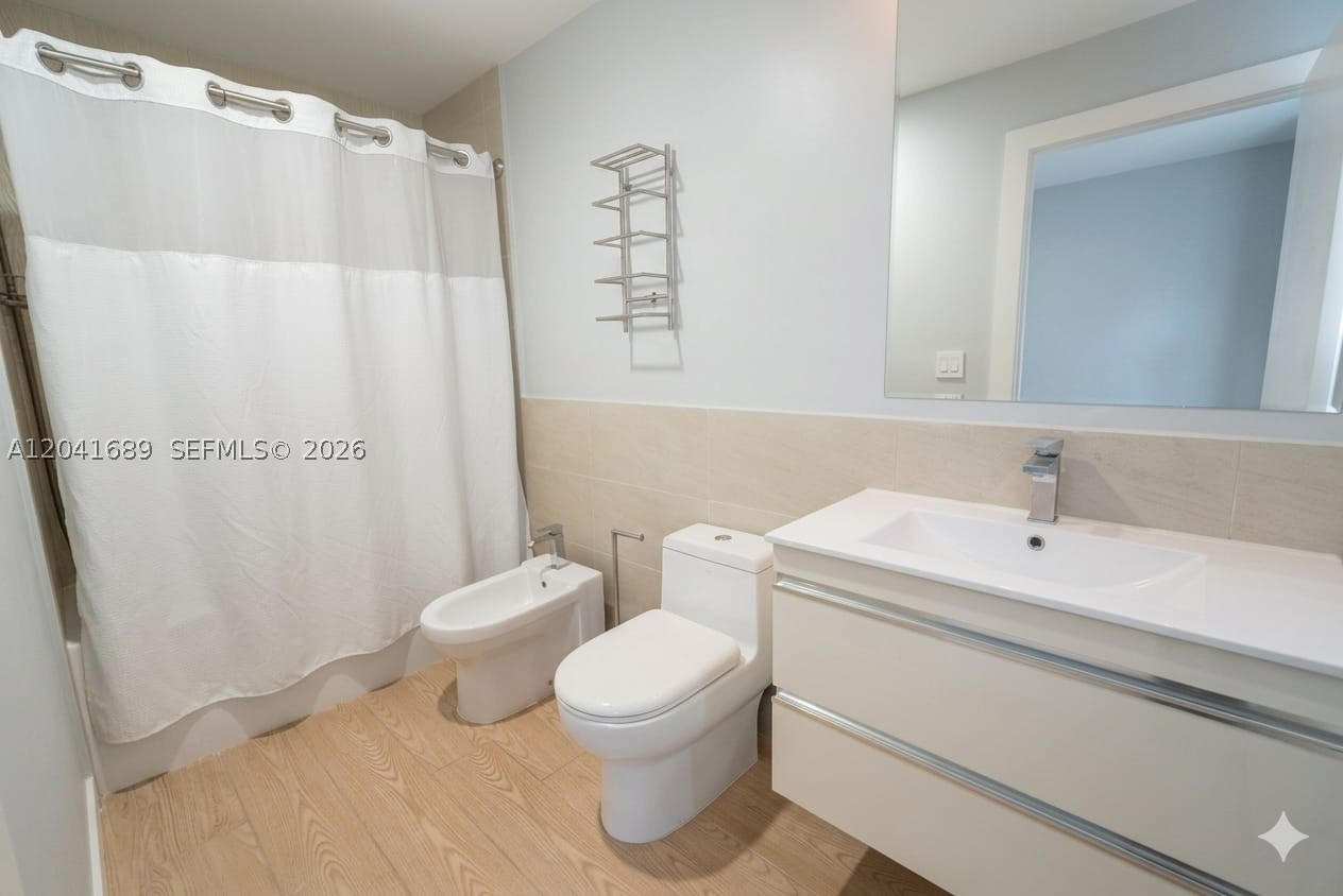 D GEMS CONDO - Residential Lease