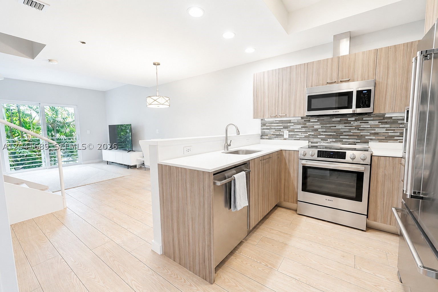 D GEMS CONDO - Residential Lease