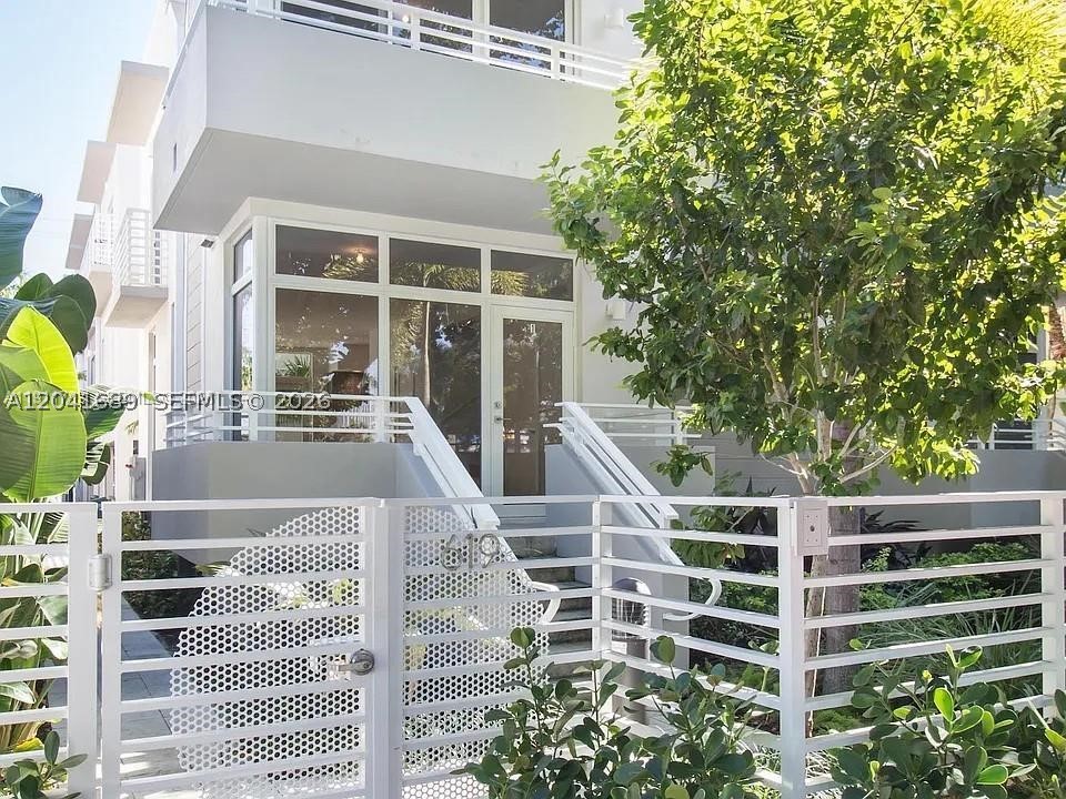 D GEMS CONDO - Residential Lease