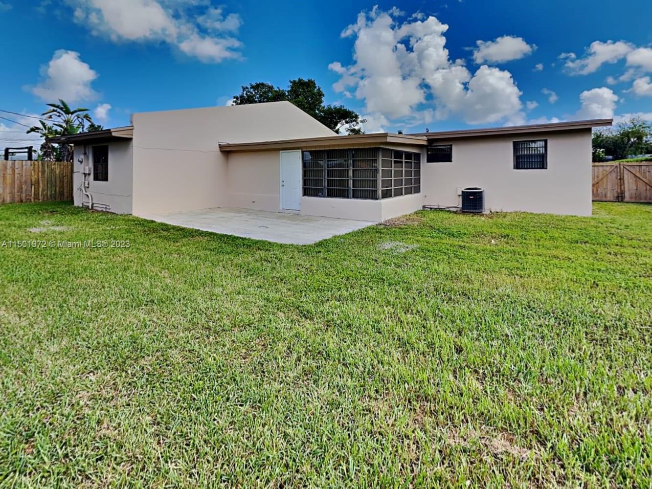 TROPICAL GARDENS ESTATES - Residential Lease