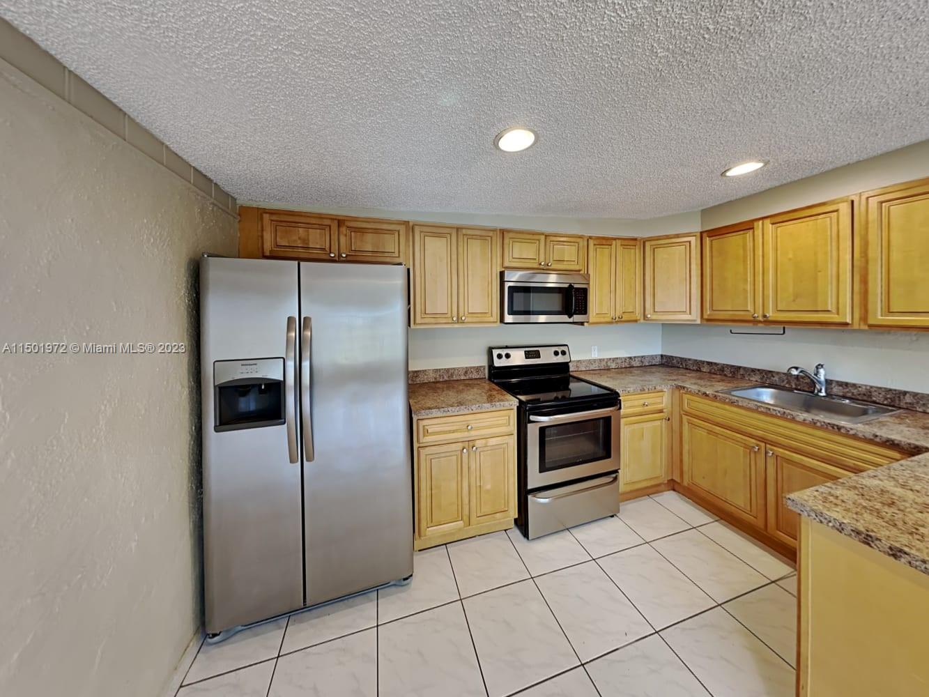 TROPICAL GARDENS ESTATES - Residential Lease
