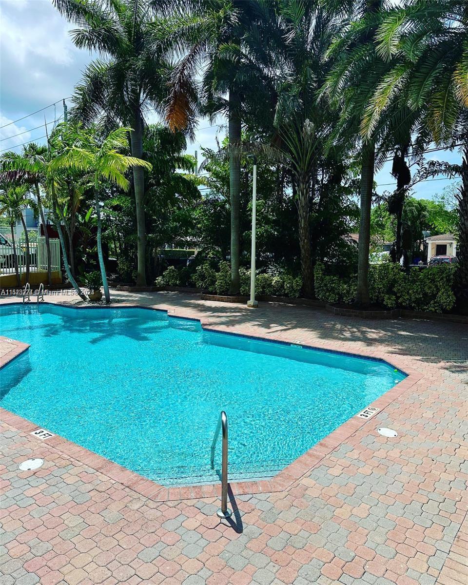 CORAL PLAZA OF MIAMI COND - Residential