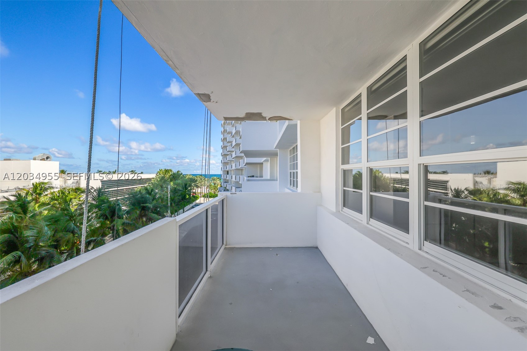 THE DECOPLAGE CONDO - Residential