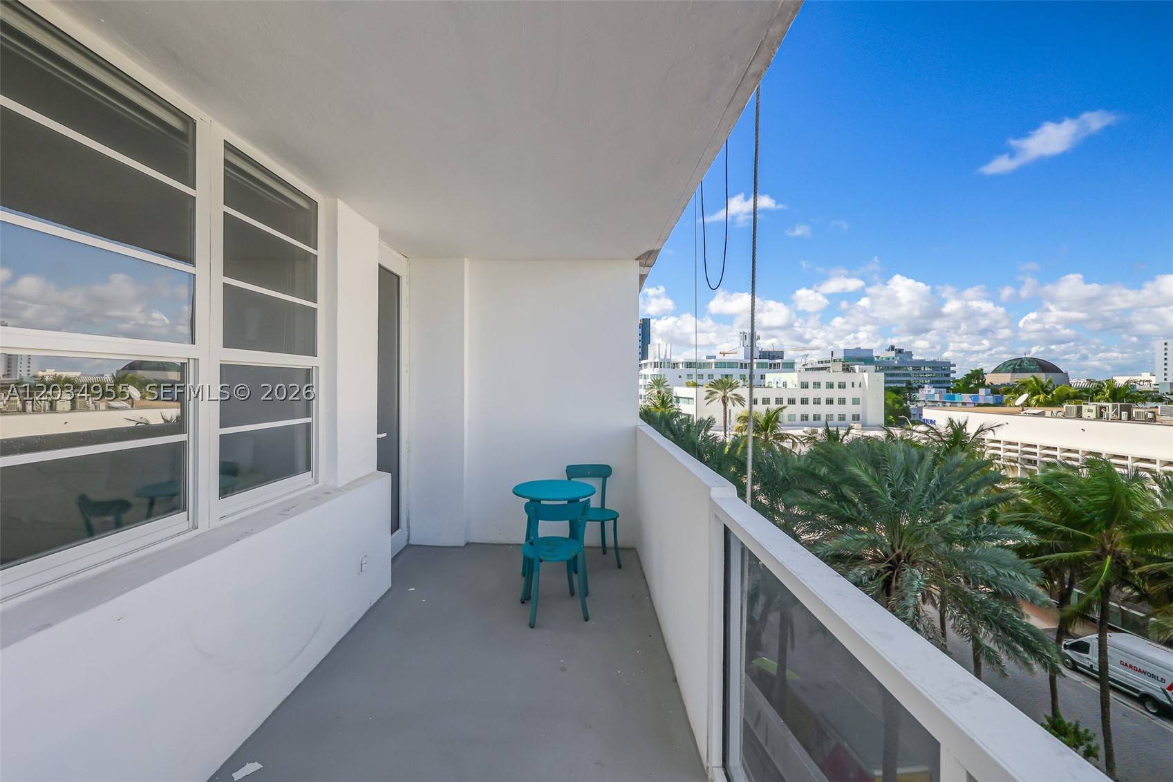 THE DECOPLAGE CONDO - Residential