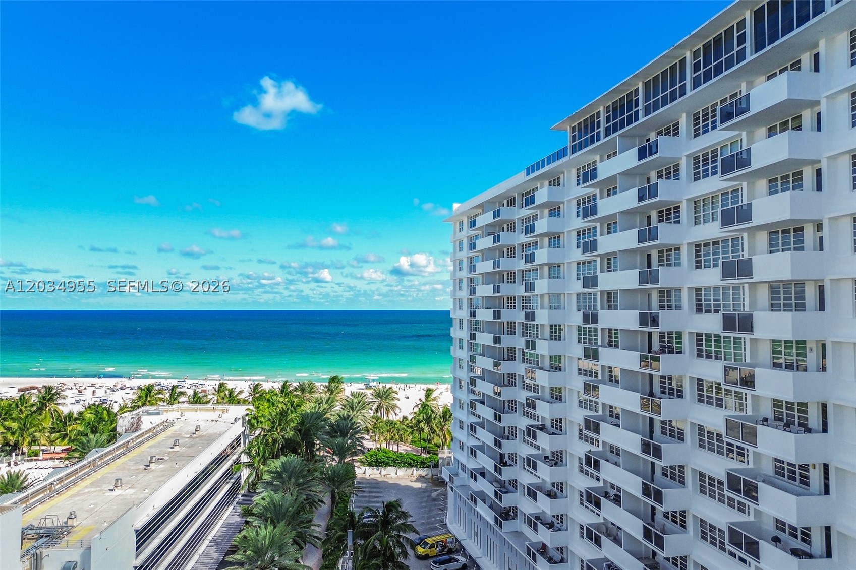 THE DECOPLAGE CONDO - Residential